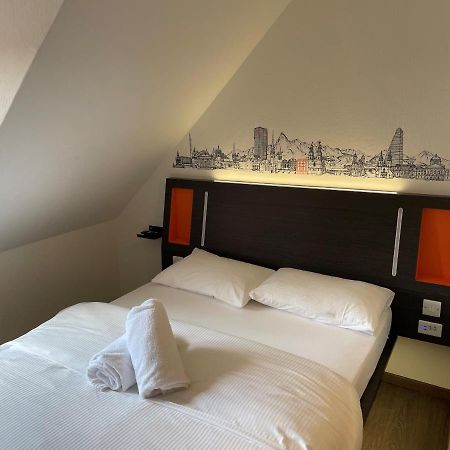 Easyhotel Zuerich Limmatplatz Экстерьер фото