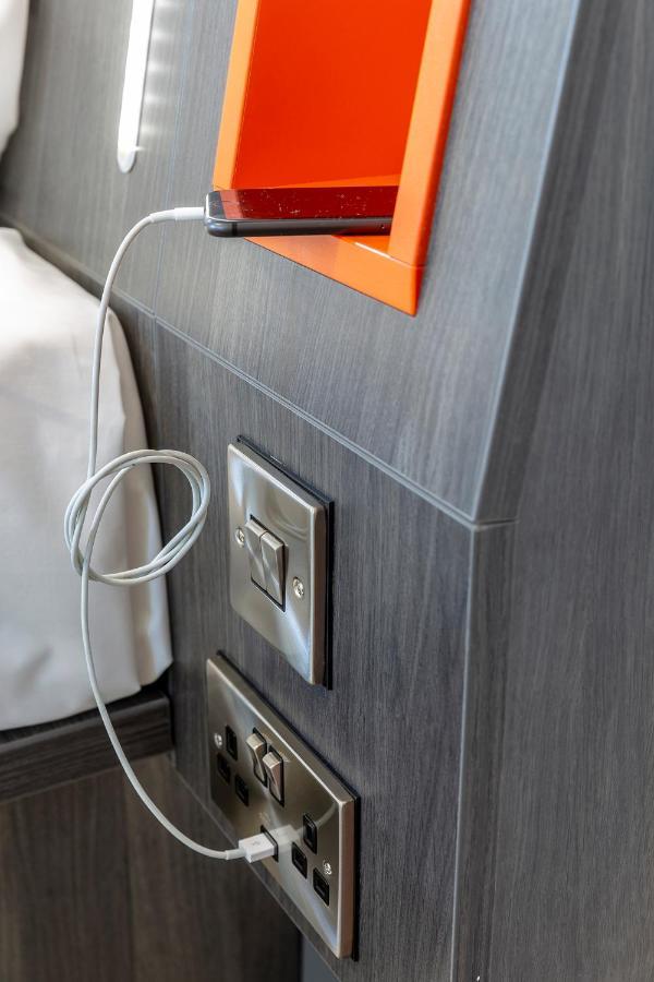 Easyhotel Zuerich Limmatplatz Экстерьер фото