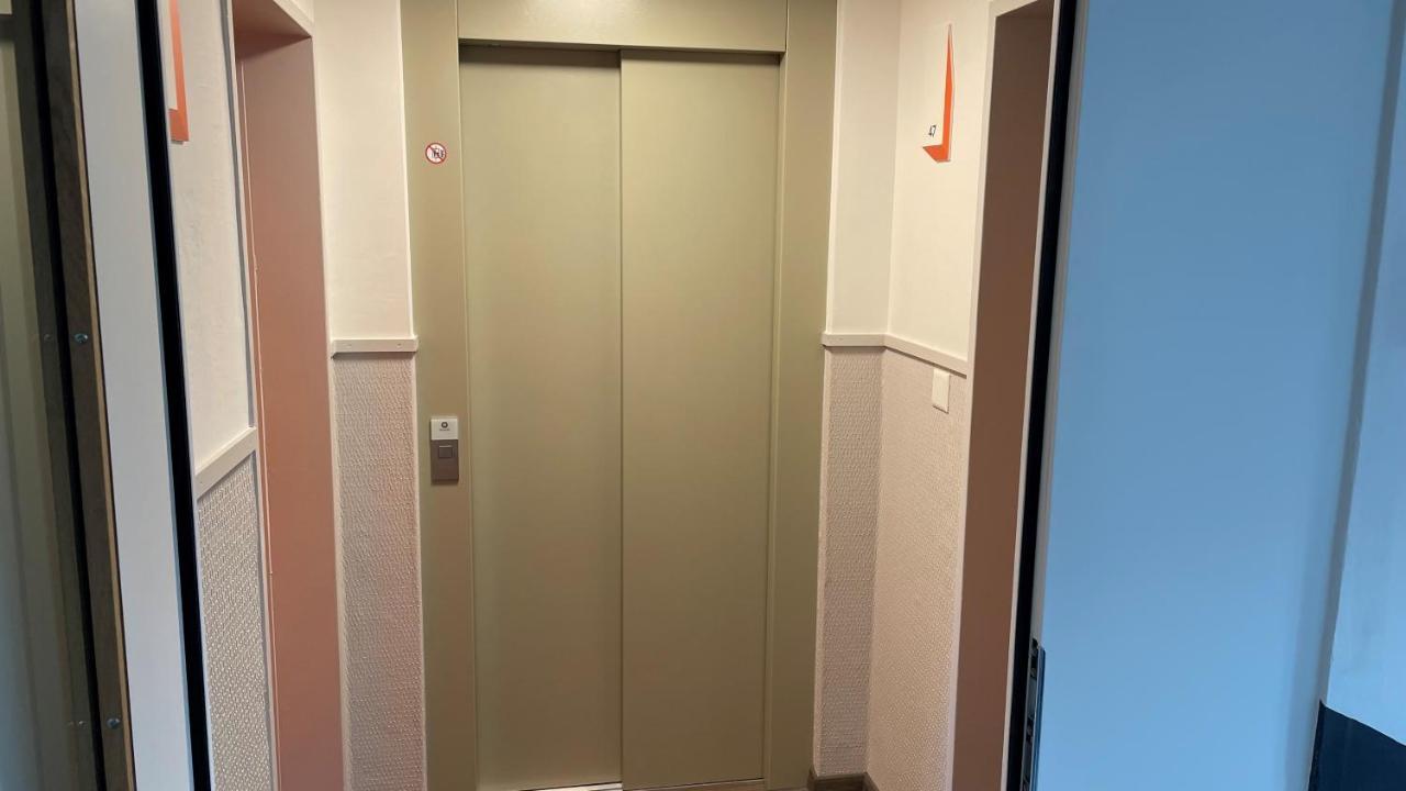 Easyhotel Zuerich Limmatplatz Экстерьер фото